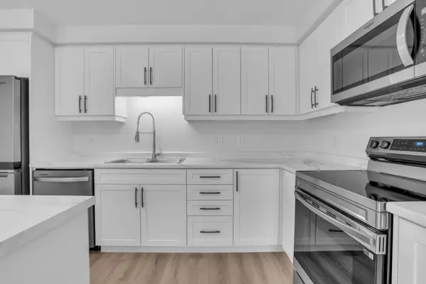 12 Beverly ST, Springwater, ON L0L 1P0