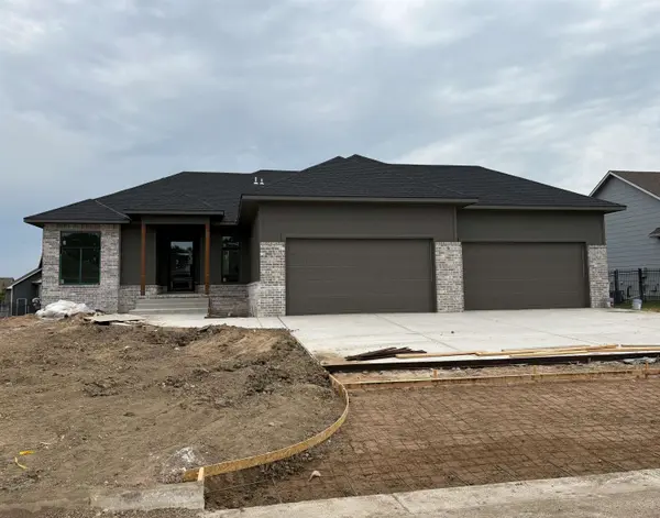 1526 N Shadow Rock Dr, Andover, KS 67002