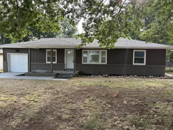 1732 S Lancaster Avenue, Springfield, MO 65807