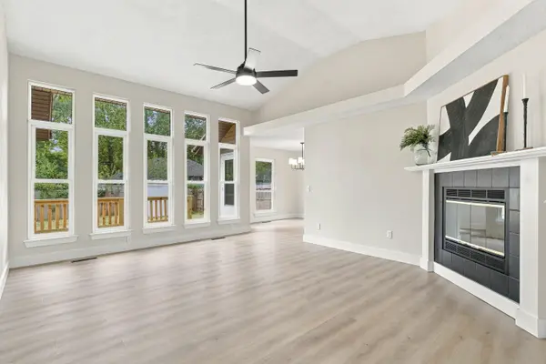 3906 W Kay Pointe BLVD, Springfield, MO 65802