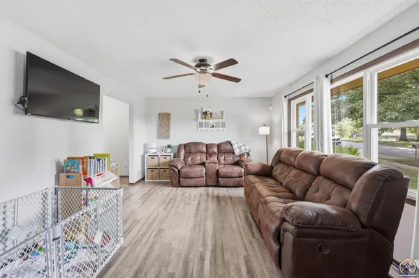 3718 SE Long ST, Topeka, KS 66609