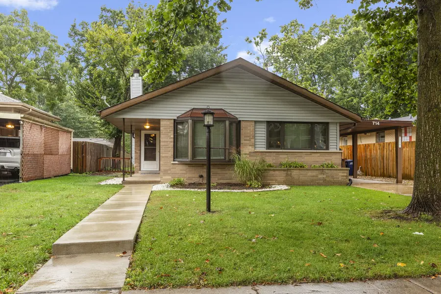 714 Jonquil TER, Deerfield, IL 60015