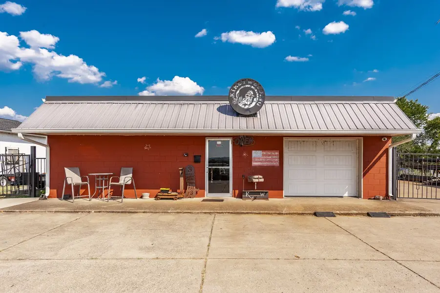 111 Free Hill Rd, Hendersonville, TN 37075