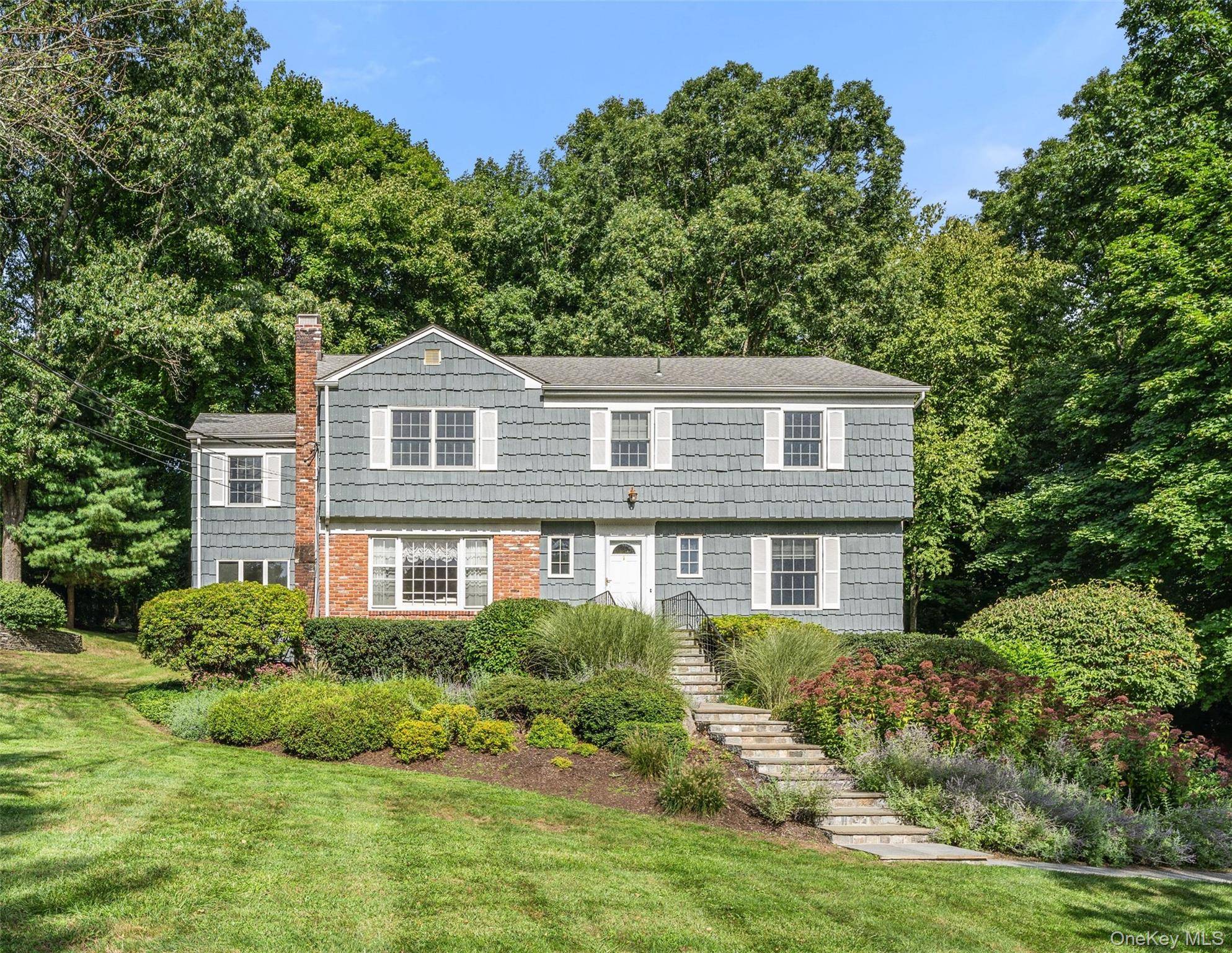 12 Lyons RD, Armonk, NY 10504