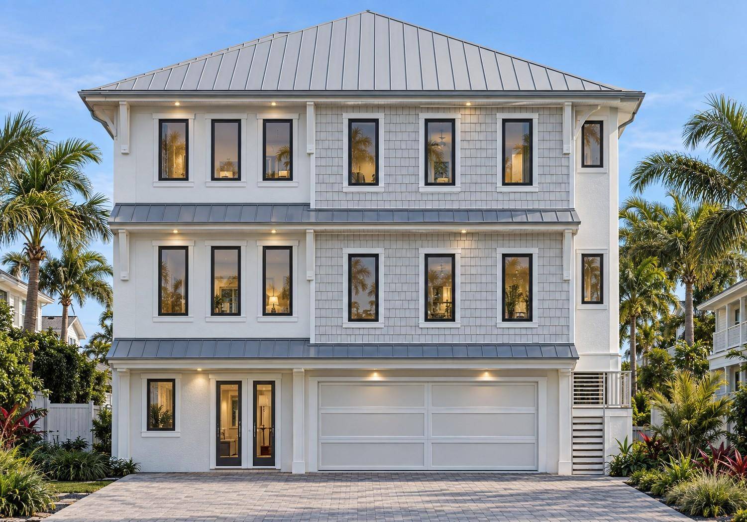 506 CRYSTAL DR, Madeira Beach