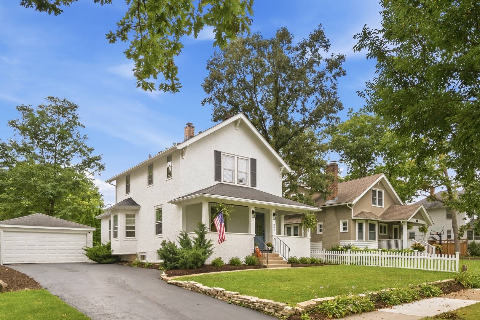 1060 Griffith RD, Lake Forest, IL 60045