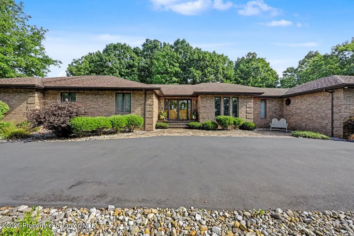 106 Maria BLVD, Archbald, PA 18403