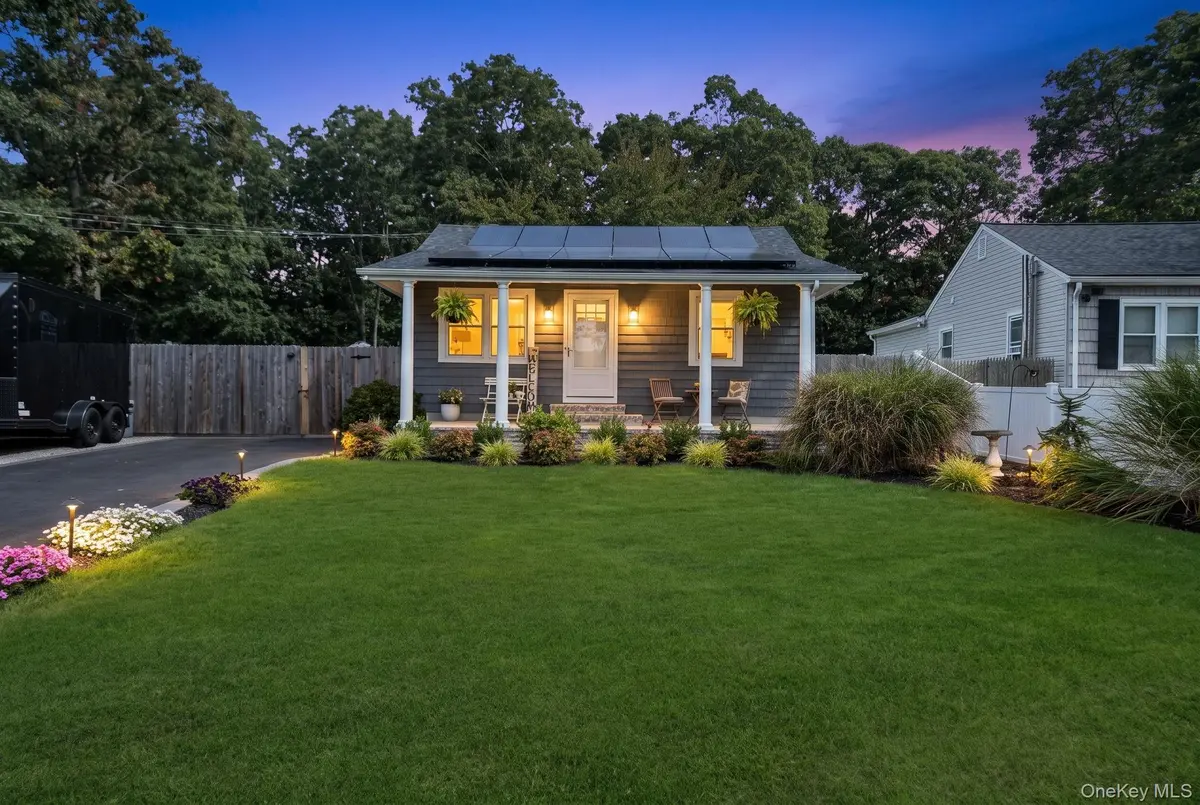 154 W End AVE, Shirley, NY 11967