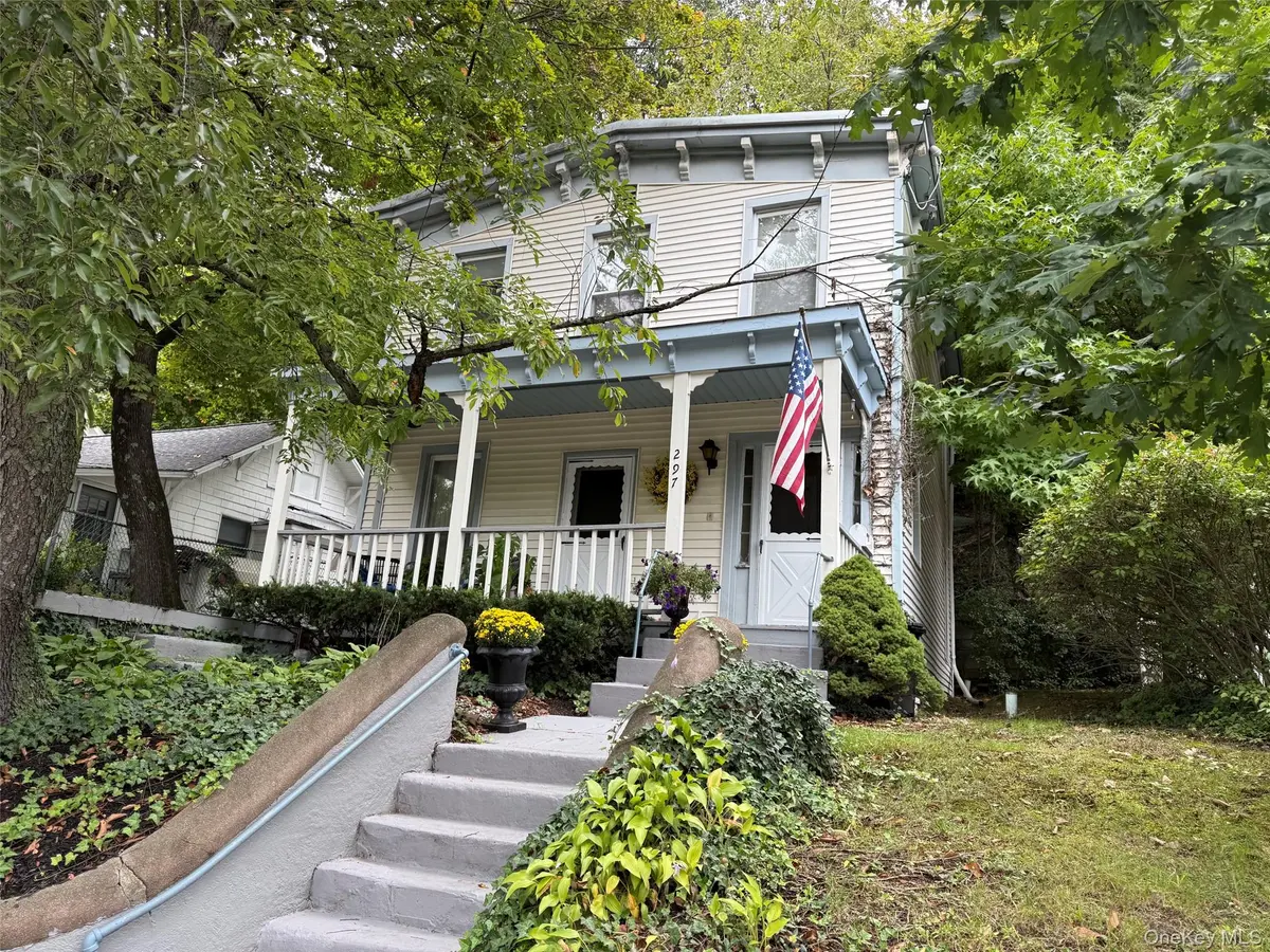 297 Main ST ##2, Northport, NY 11768