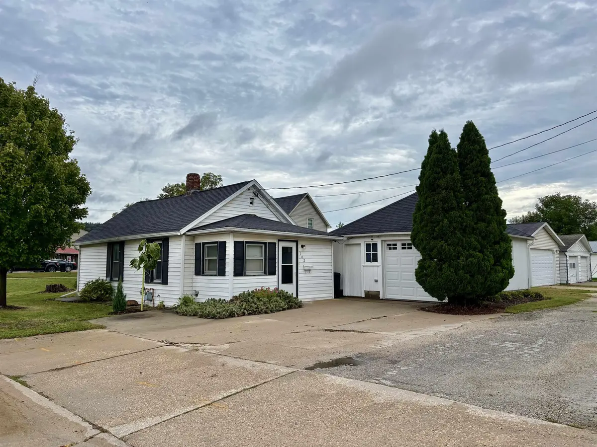 202 State ST, Decorah, IA 52101