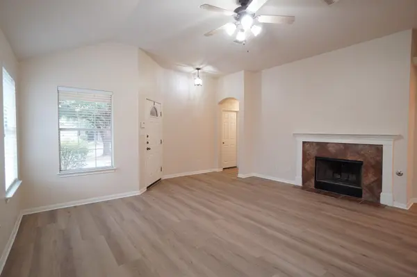 368 AMBER ASH DR, Kyle, TX 78640