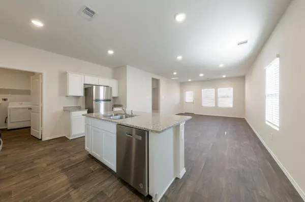 120 Harvest Creek DR, Uhland, TX 78640