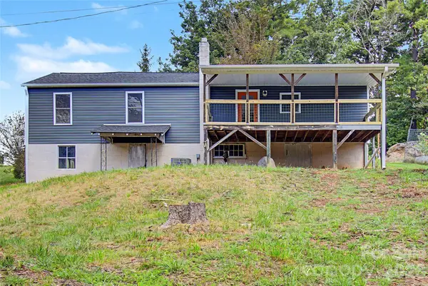 132 Locust Grove RD, Weaverville, NC 28787