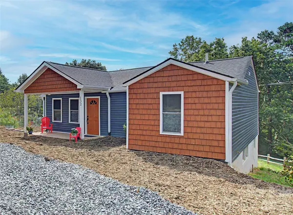 132 Locust Grove RD, Weaverville, NC 28787