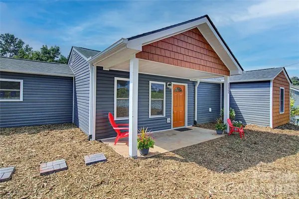 132 Locust Grove RD, Weaverville, NC 28787