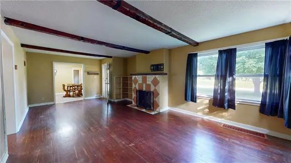 2920 Pear ST, St Joseph, MO 64503