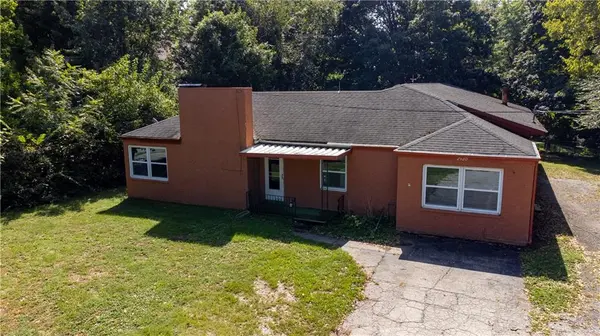 2920 Pear ST, St Joseph, MO 64503