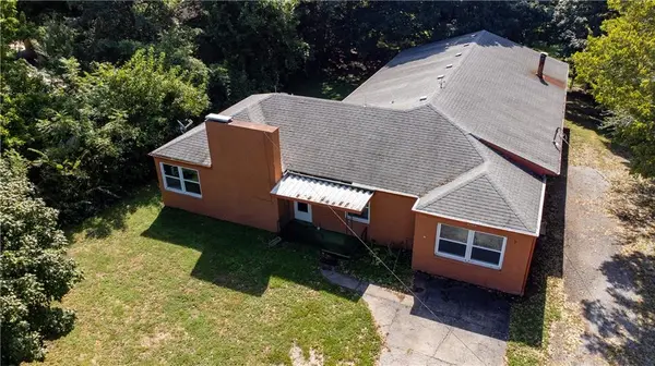 2920 Pear ST, St Joseph, MO 64503