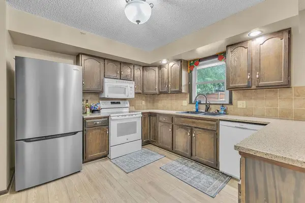 2209 N Leonard RD, St Joseph, MO 64506