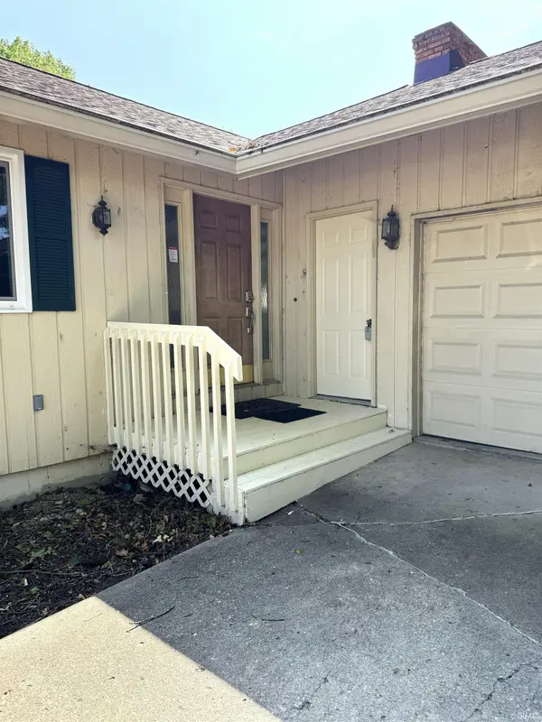 2707 W Woodbridge DR, Muncie, IN 47304-1068