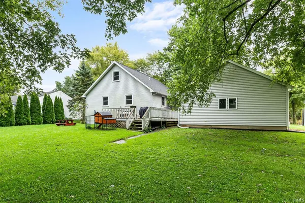 15205 Auburn RD, Fort Wayne, IN 46845