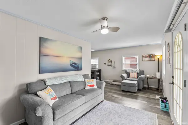 920 Lane 180 Turkey LK, Hudson, IN 46747-9223