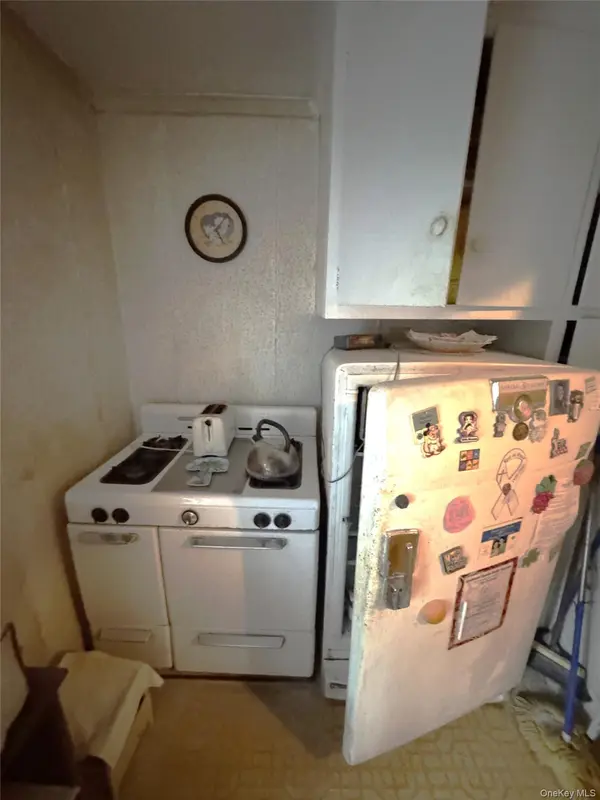 83-25 98 ST #1J, Woodhaven, NY 11421