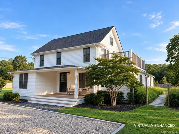 11 Shinnecock RD, Hampton Bays, NY 11946