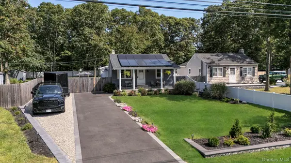 154 W End AVE, Shirley, NY 11967
