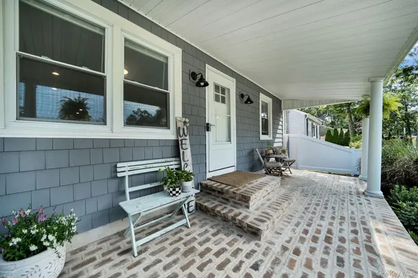 154 W End AVE, Shirley, NY 11967