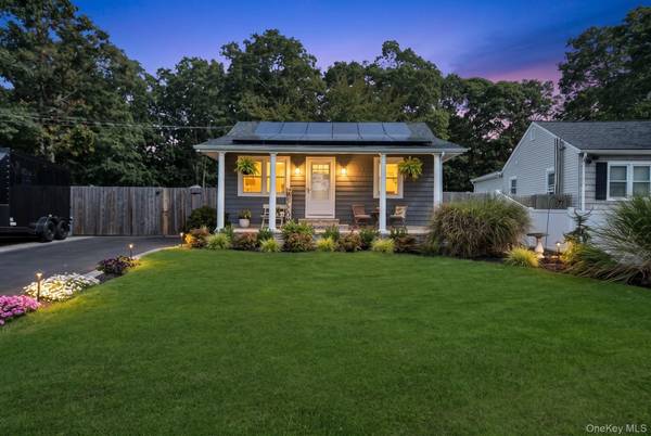154 W End AVE, Shirley, NY 11967