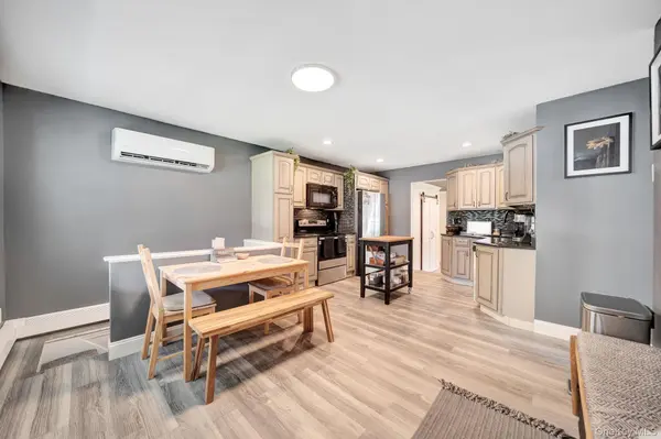 154 W End AVE, Shirley, NY 11967