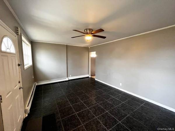 180 Elmwood ST, Valley Stream, NY 11581