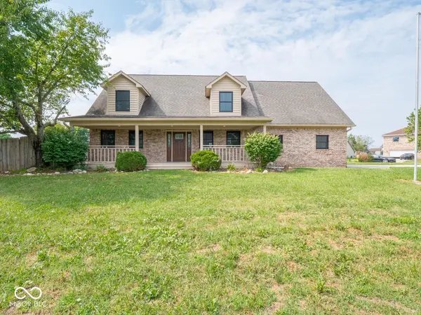 62 Eastview DR, Bargersville, IN 46106