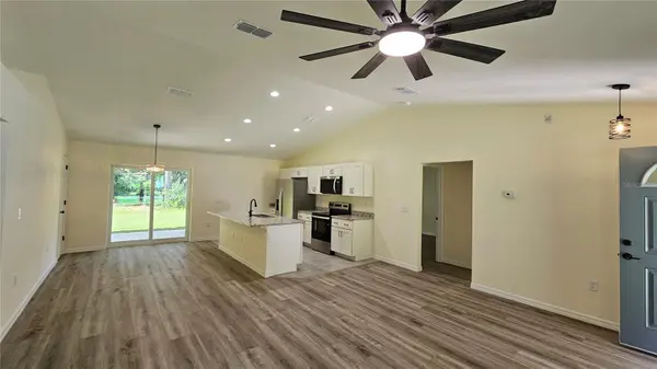 6 BAY PASS TER, Ocklawaha, FL 32179