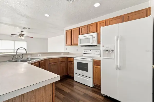 1417 SARASOTA DR, Kissimmee, FL 34759