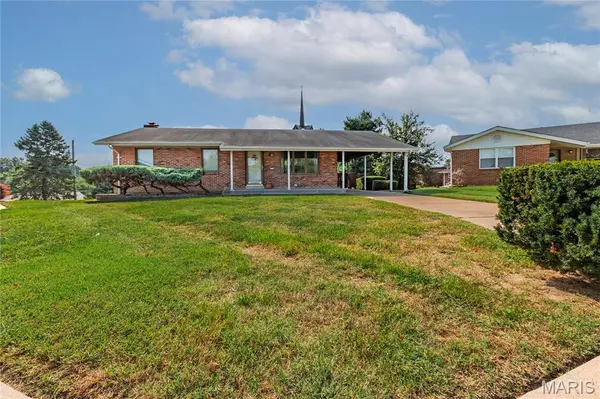 10924 Schoenfeld CT, Green Park, MO 63123