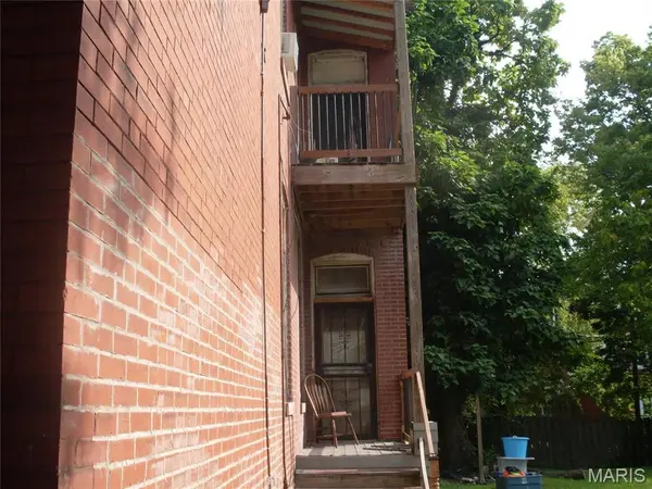 3237 Barrett ST, St Louis, MO 63107