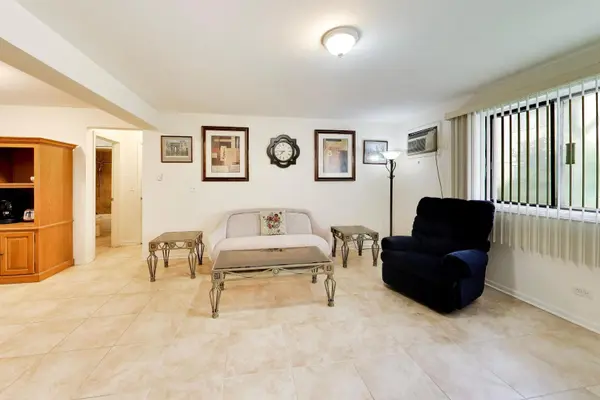 5101 N EAST RIVER RD #1K, Chicago, IL 60656