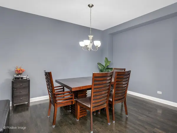 1039 Hickory DR, Western Springs, IL 60558