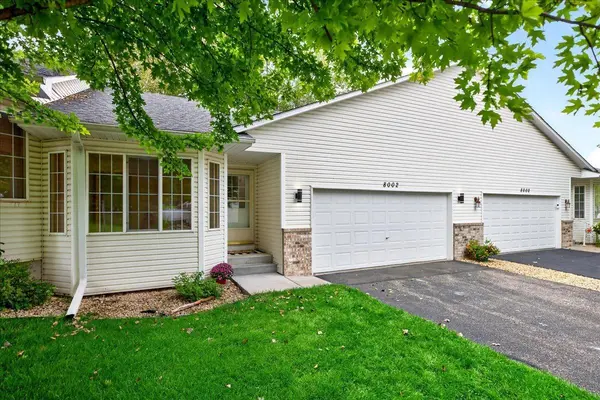 8002 Marsh Run CT, Rockford, MN 55373