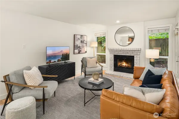 8615 238th ST SW #B101, Edmonds, WA 98026