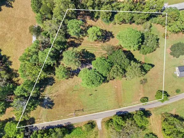 302 Old Poplar School Rd, Prospect, TN 38477