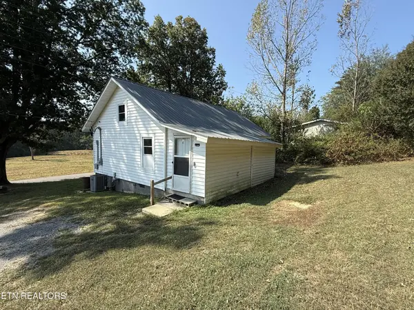 4397 Round Mountain Rd, Jamestown, TN 38556