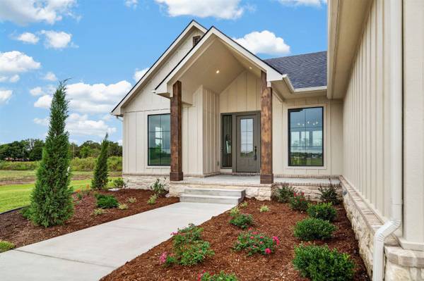 2812 E Kay St, Derby, KS 67037