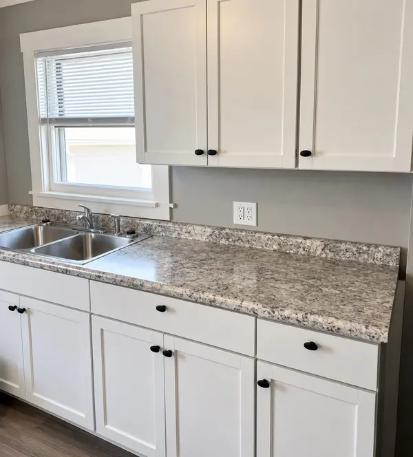 408 W Walnut St, Salina, KS 67401
