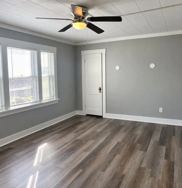 408 W Walnut St, Salina, KS 67401
