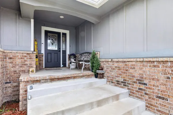 5334 N Pebblecreek St, Bel Aire, KS 67226