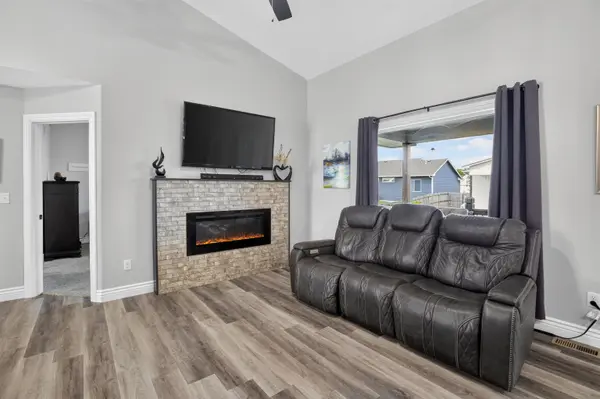 5334 N Pebblecreek St, Bel Aire, KS 67226