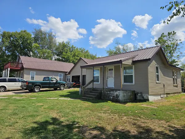364 366 Phoenix Splitlog RD, Goodman, MO 64843